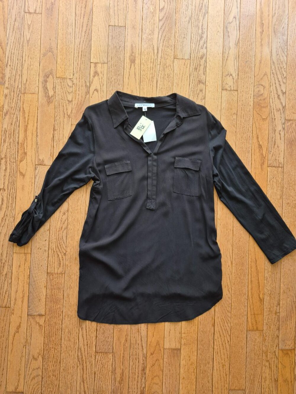 NWT Max Studio Black long Roll Tab Sleeve Large